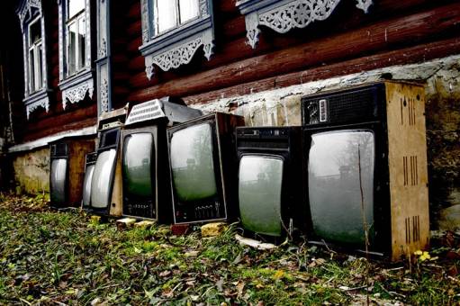 фотография выкиньте телевизоры!!!